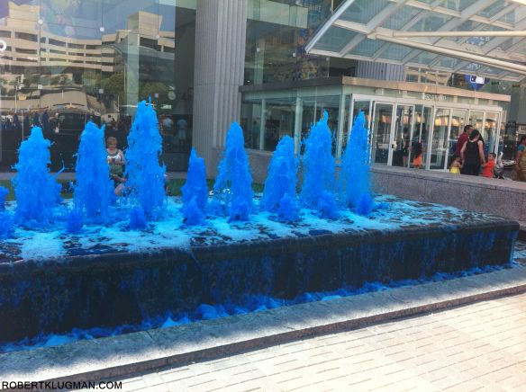 CROWN CENTER  FOUNTAIN TINTED BLUE (3)